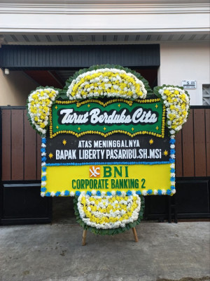 Papan Bunga Duka di Karangbinangun