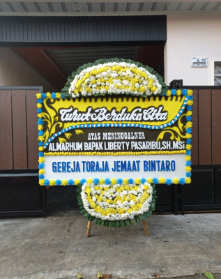 Papan Bunga Duka di Karangbinangun