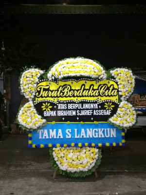 Papan Bunga Duka di Karangbinangun