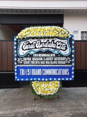 Papan Bunga Duka di Karangbinangun